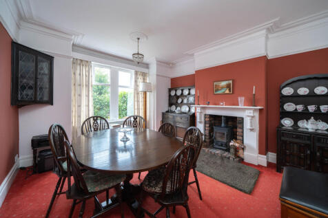 51 Longhurst Dining 1.jpg