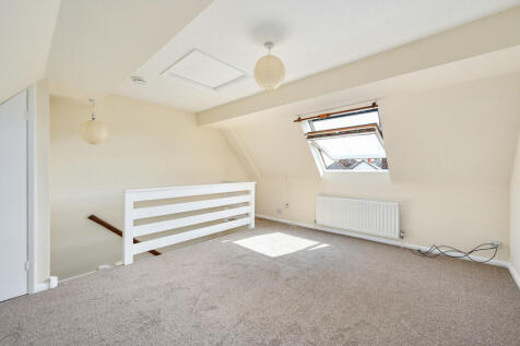 2 Ryeford court t...