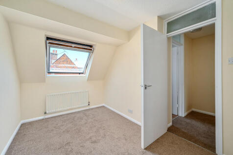 2 Ryeford court t...