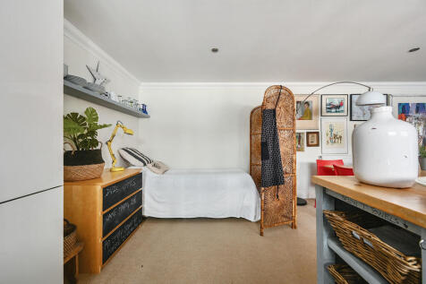 10 THE BURNHAMS -...