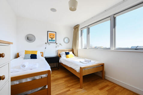 ROYAL WILLIAM SQU...