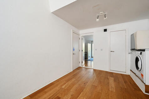 ROYAL WILLIAM SQU...