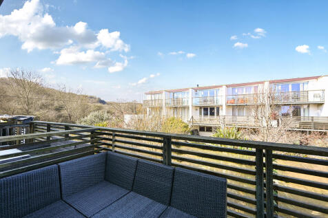 ROYAL WILLIAM SQU...