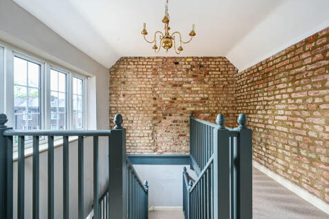 MOUNTSFIELD LODGE...