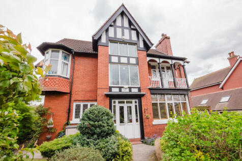 5 Bedroom Detached for Sale