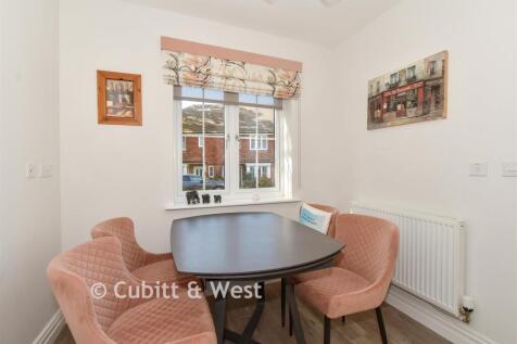 Kitchen/ Dining Room
