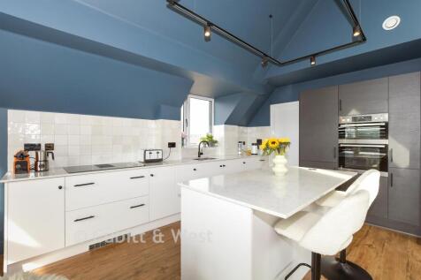 Kitchen Family/Dining Area