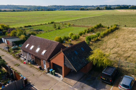 Separate Garage En-Bloc