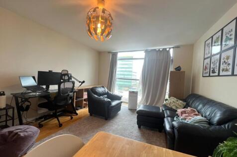 Open Plan Kitchen / Lounge