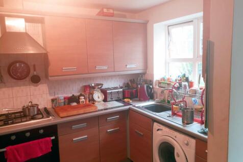 Kitchen Area: