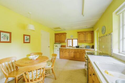 Kitchen: