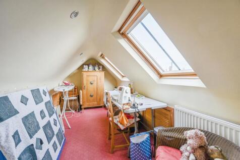 Dressing Area / Hobby Room: