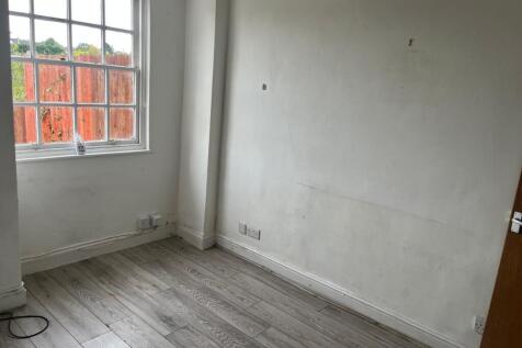 Lounge / Kitchenette: