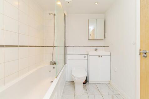 En-Suite Bathroom: