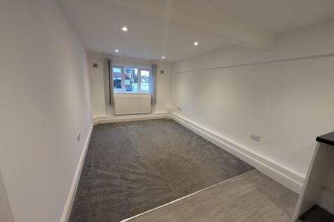 PXL_20251204_0927...