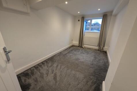 PXL_20251204_0927...