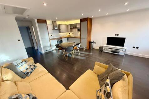 No 8 B17 8DJ Kitchen, Lounge.jpg