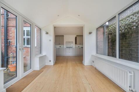 Living-Kitchen-Dining (2).jpg