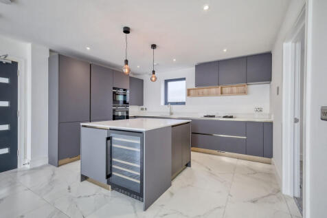 5 Thames View kit...