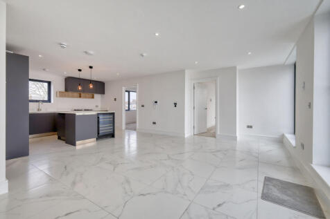 5 Thames View ope...