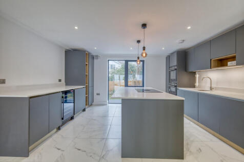 2 Thames View kit...