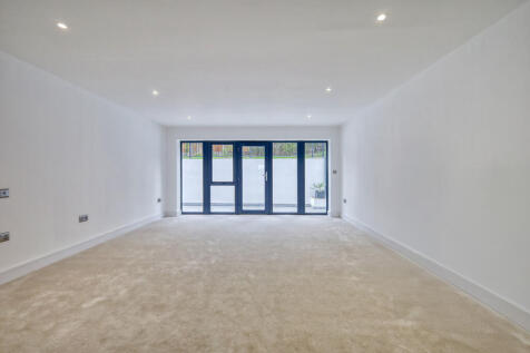 1 Thames View bed...