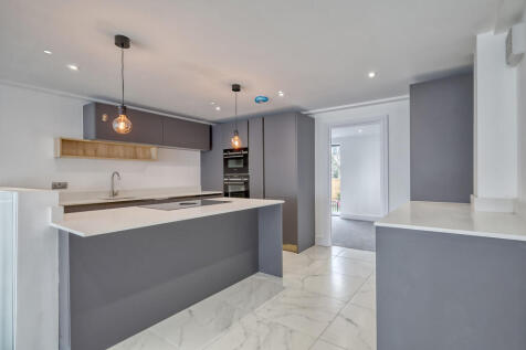 1 Thames View kit...