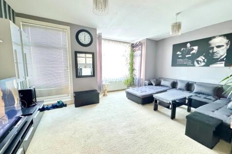 53a Woodgrange Dr...