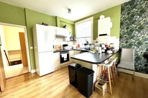 53a Woodgrange Dr...