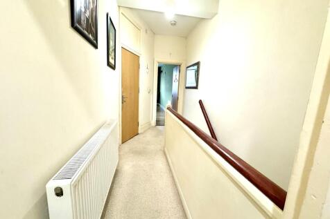 53a Woodgrange Dr...