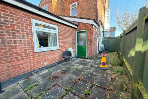 e1c04f9d-d724-4ed...