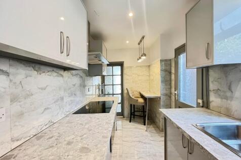 05ff3850-WhatsApp...