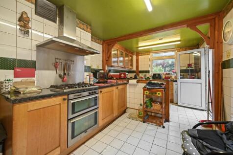 RCAJ- 35 etta street- kitchen 3 (1).jpg