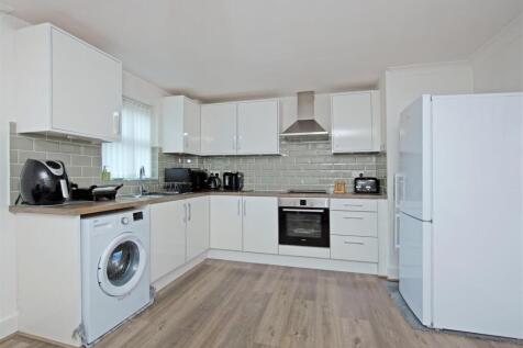 12 TOBERMORY CLOSE (5).jpg