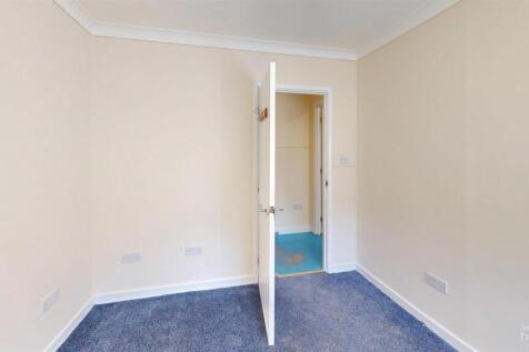 New-Barn-Highstead-Farm-Bedroom-Defurnished 1.jpg