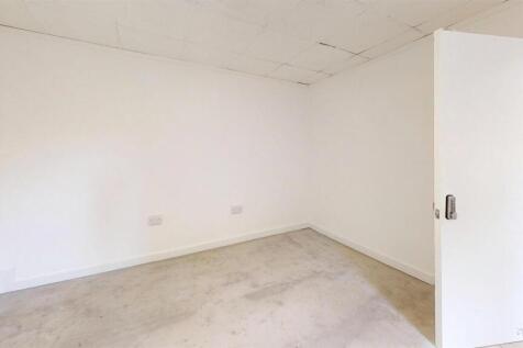 The-Workshop-Highstead-Farm-Bedroom-Defurnished.jp