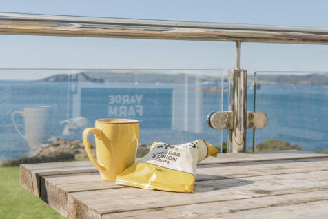 1358169-11-68d6af...