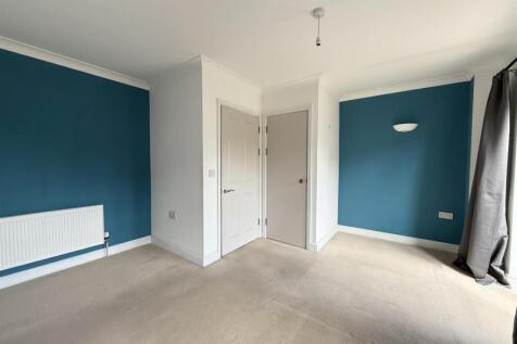 Living Room 2.jpg