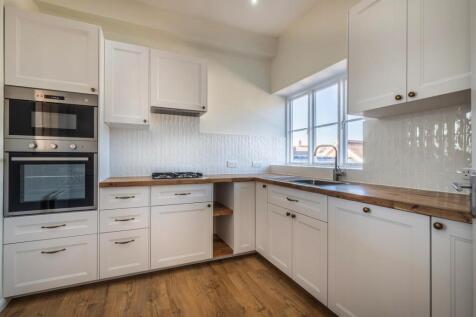 Kitchen 4.jpg