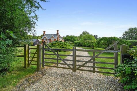 PT-CJ-Holmwood-12.jpg