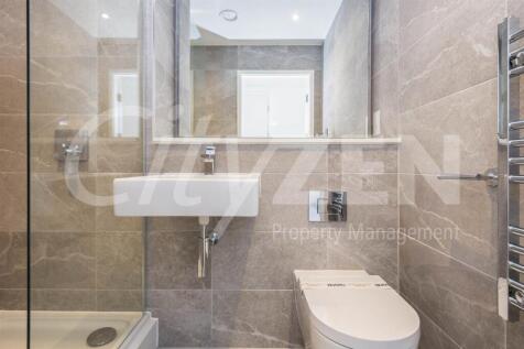 EN SUITE SHOWER ROOM