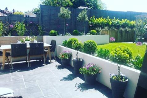 Garden Summer Shot