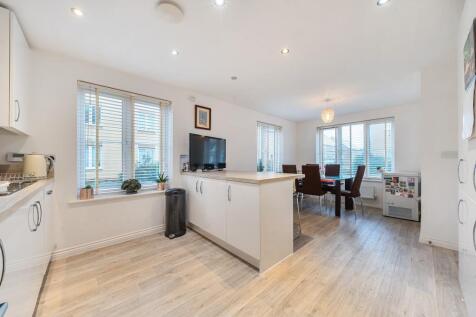 Open plan kitchen diner