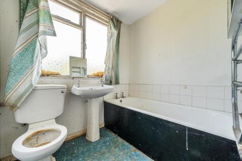 First Floor Bathroom