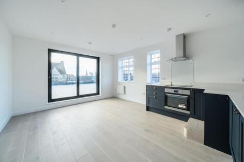 Open plan kitchen/front room