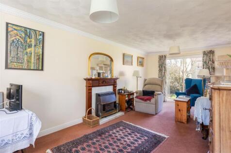 Acres Close 4 Sitting Room-1.jpg