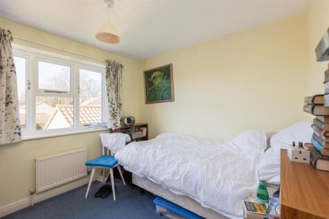 Acres Close 4 Bedroom 3.jpg