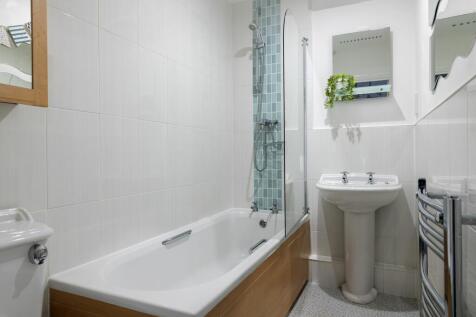 Bathroom, 55 Moorings Reach Brixham