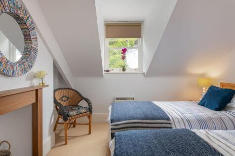 Bedroom_Upper Apartment Colonsay_Kingswear