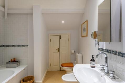 Bathroom_Upper Apartment Colonsay_Kingswear